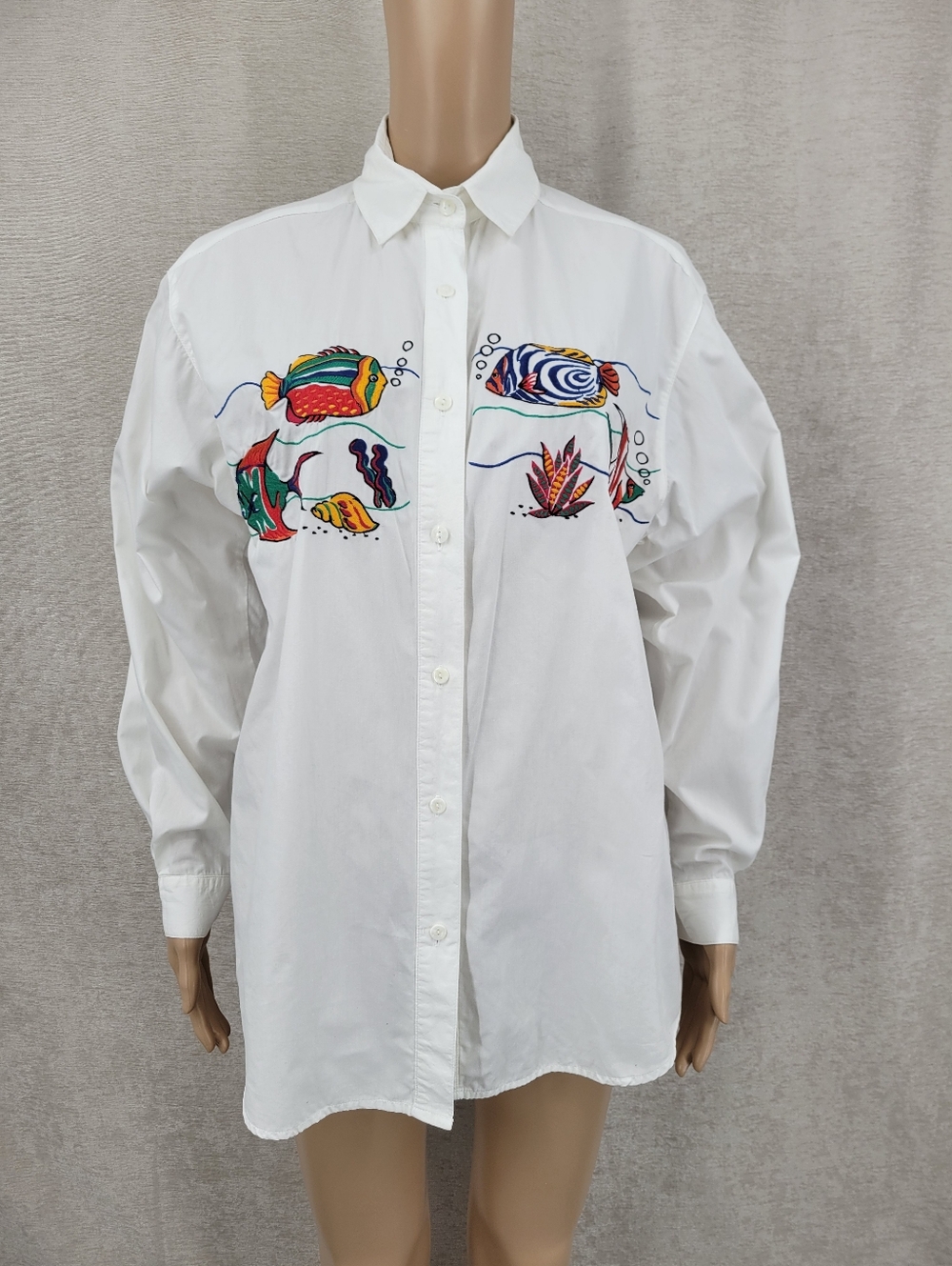 Vintage White Poplin Button Up Shirt with Colorful Tropical Fish Embroidery